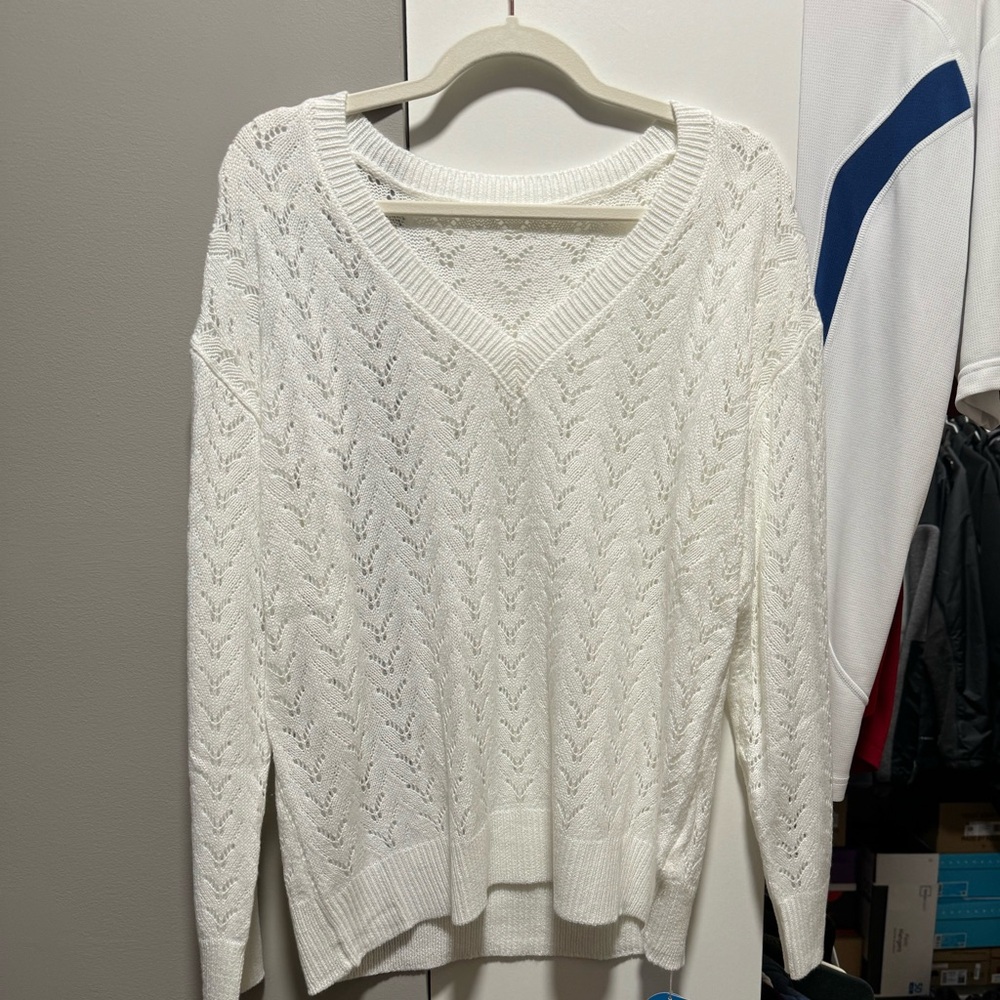 CUPSHE Women's V-Neck Long Sleeve Knit Sweater Dropped Shoulders Pullover